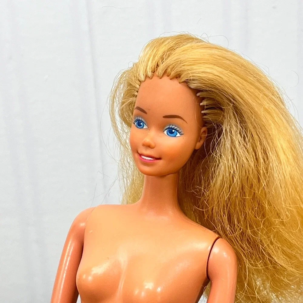 Vintage Barbie Doll Superstar Era Palm To Rear Hands Blonde Hair‎ Early 80s
